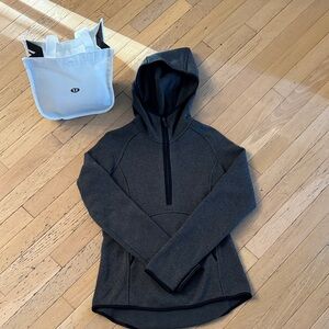 LULULEMON Gray/Black Half-Zip Pullover hoody SIZE 4